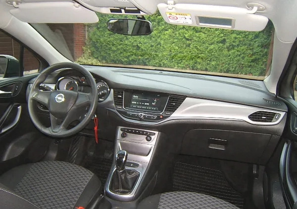 Opel Astra cena 39800 przebieg: 90800, rok produkcji 2016 z Zabrze małe 172